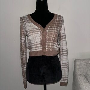 Cute cardigan super comfortable in perfect condition